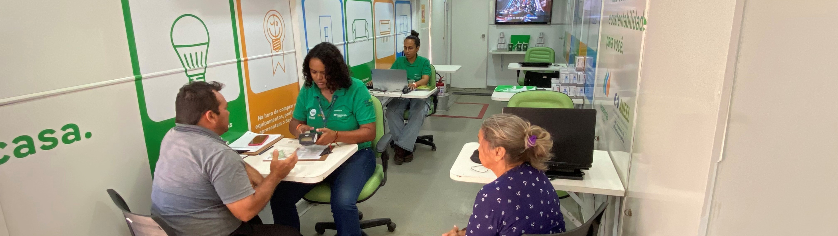 Luís Gomes recebe carreta da Neoenergia Cosern; veja como trocar lâmpadas ineficientes por LED e se cadastrar na Tarifa Social de Energia