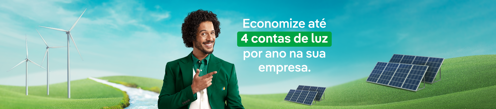 Empresário contente em ter economizado com energia renovável Neoenergia