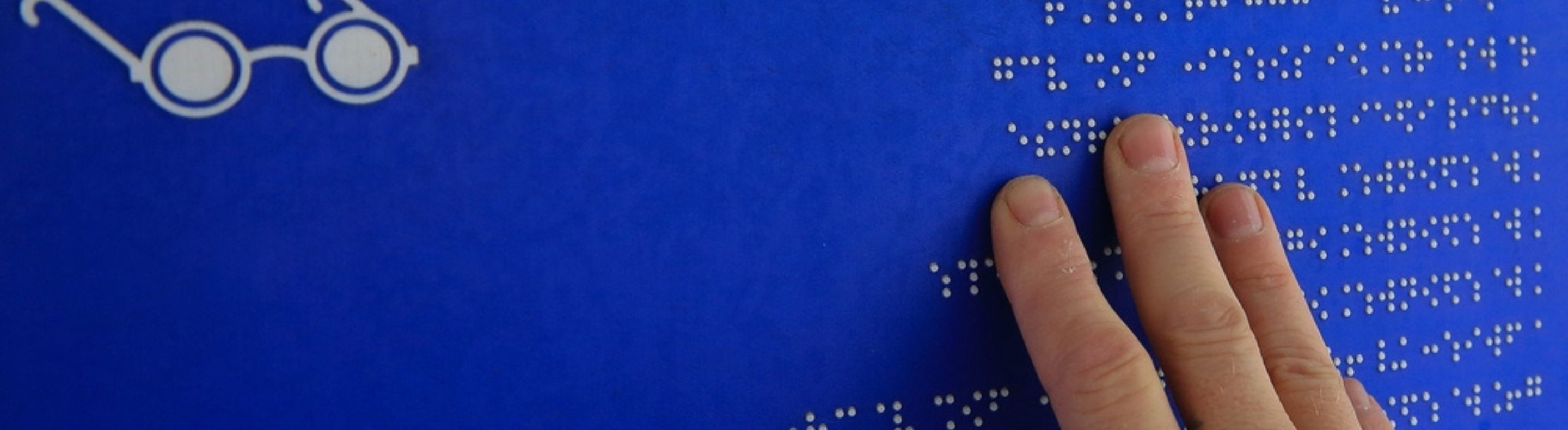 Leitura em braille no painel