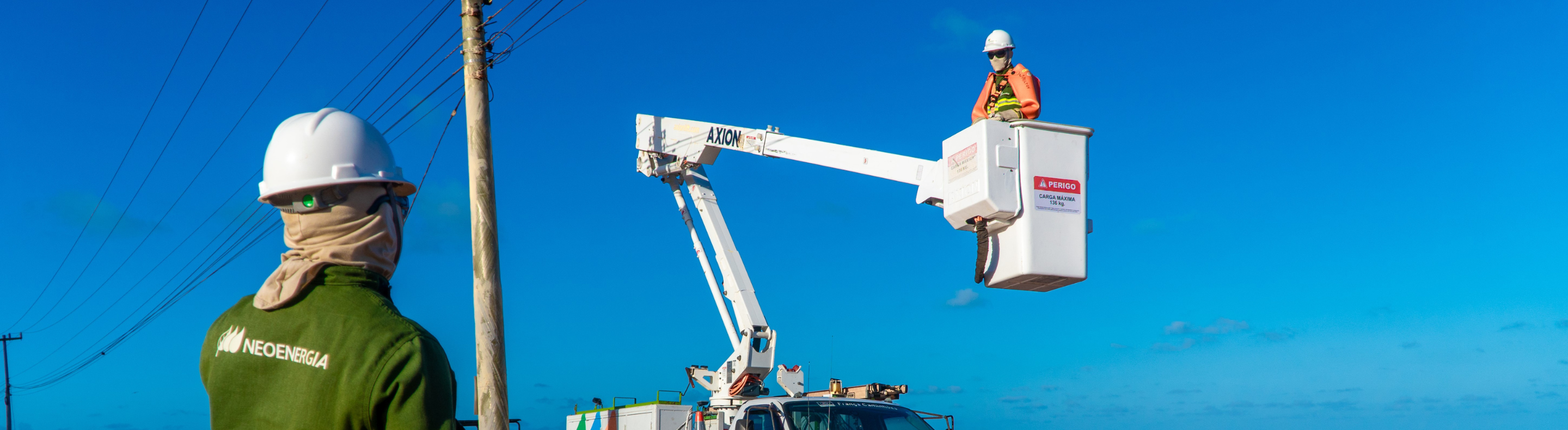 Veja como solicitar aumento de carga de energia elétrica para casas de praia e eventos no litoral